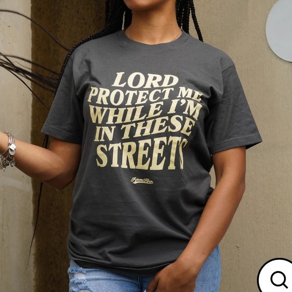 Lord protect me while I’m in these streets graphic t shirt size small unisex - Picture 2 of 2